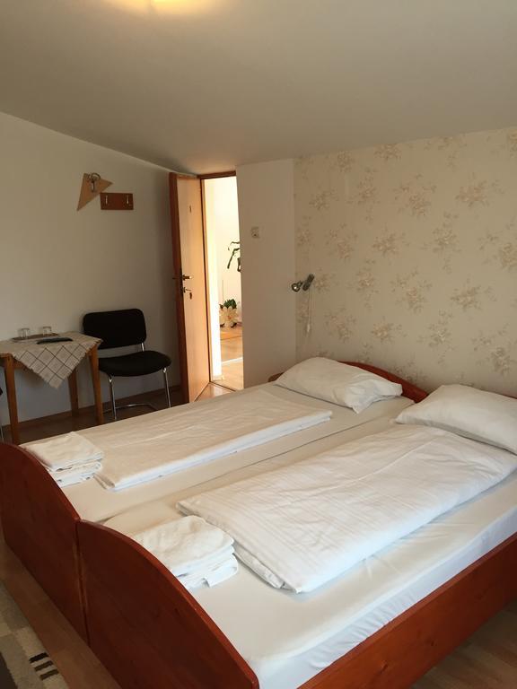 Guest house Pensiunea Kristine